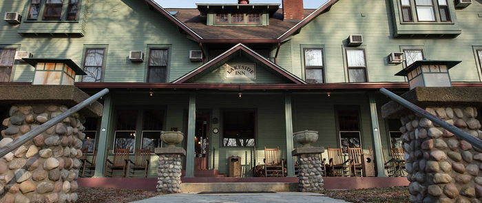 Lakeside Inn